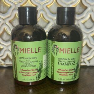 Mielle Rosemary Mint Strengthening Shampoo - Green